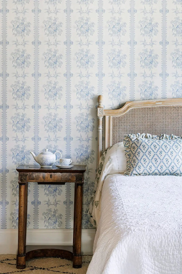 Asiatic Pheasant Wallpaper – China Blue | Burleigh x Barneby Gates