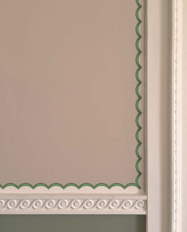 Green Scalloped wallpaper border, 5cm trim width, non woven. Sold by 10m roll. Minimum 1 roll. Lead time: 3–4 weeks.
