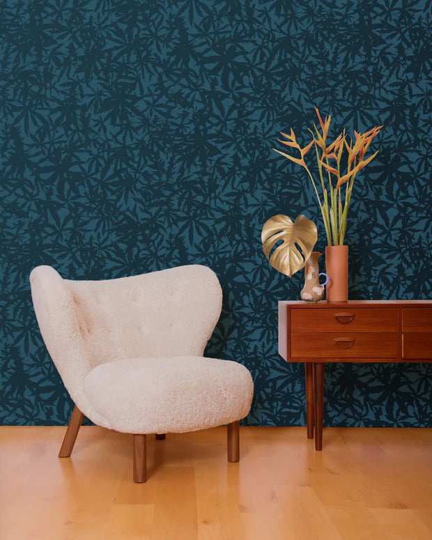Gunmetal on Charcoal with Opal – Wild Thing Wallpaper | Luxurious Metallic Half-Drop Design