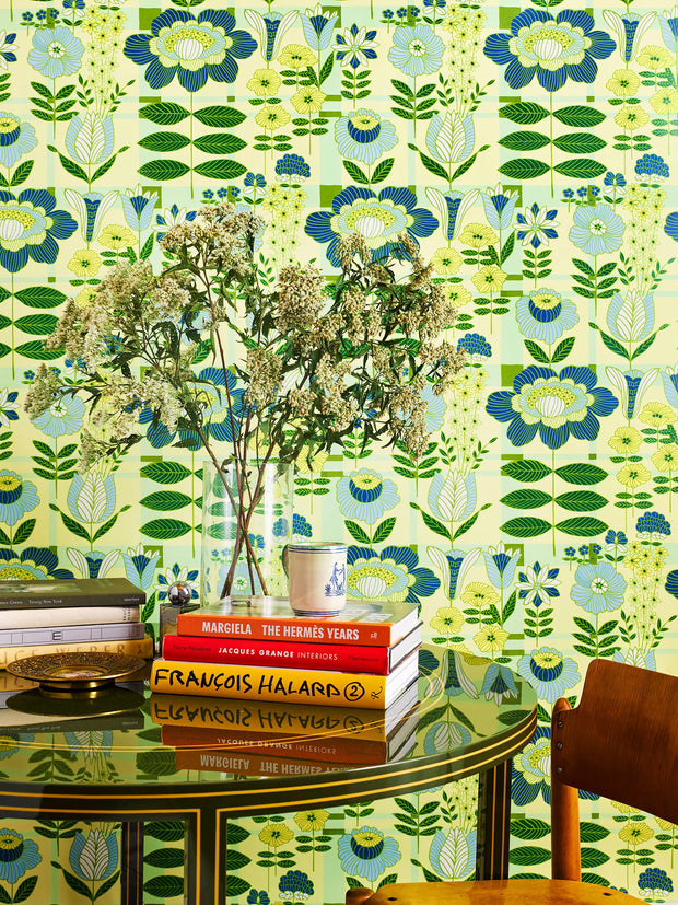 Fantasy Plaid Blooms Wallpaper – Elegant Clay Coated Wall Design