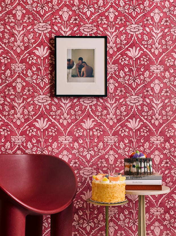 Red and Pink Trumpet Blooms Wallpaper – Elegant Clay Coated Design