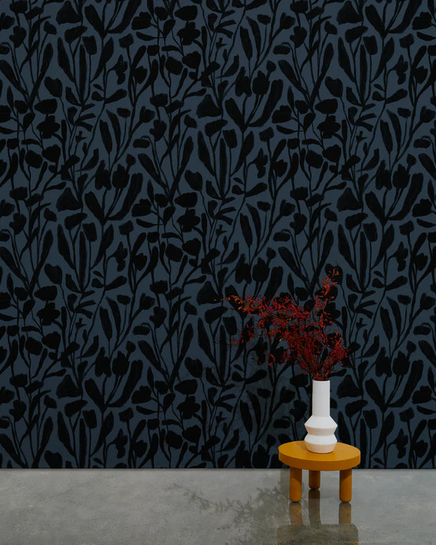 Night Late Spring Wallpaper – Bold Botanical Floral, 10 Yard Roll