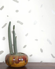 Diamonds and Pearls on Cream - WP