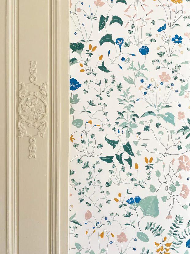 Ambre Wallpaper – Modern Luxury with Artistic Textured Detailing