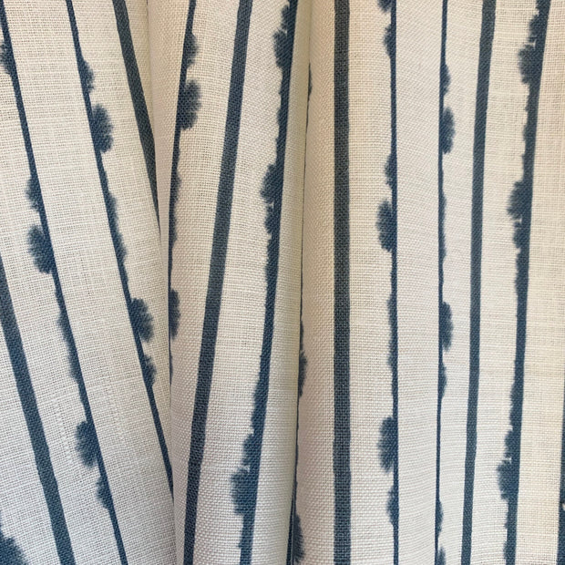Slate Blue on Medium Oyster - F